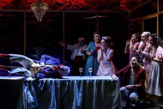 viktor - theatro stathmos